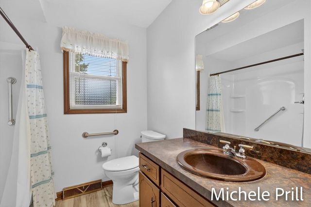 5160 Southglow Court, Grand Rapids, MI 49508