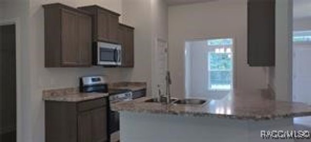 15 Geranium Court E, Homosassa, FL 34446