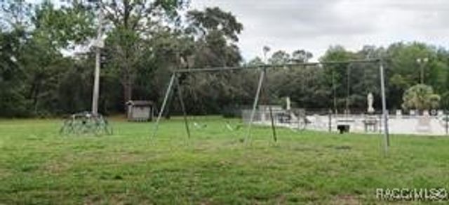 15 Geranium Court E, Homosassa, FL 34446