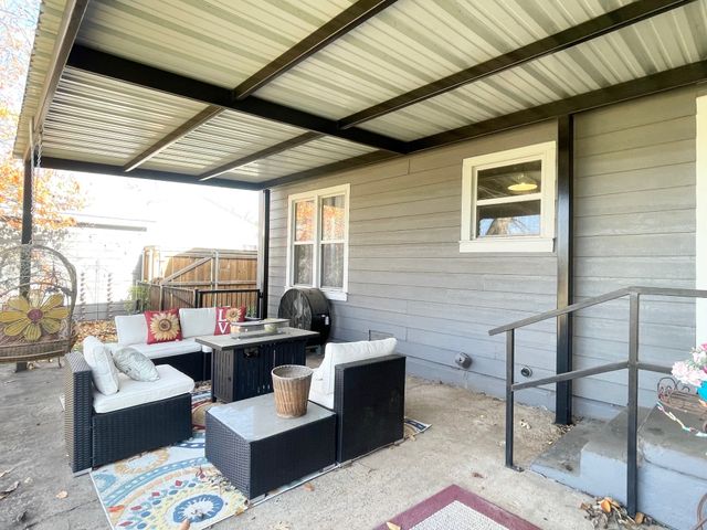 1208 Carolina Street, Graham, TX 76450