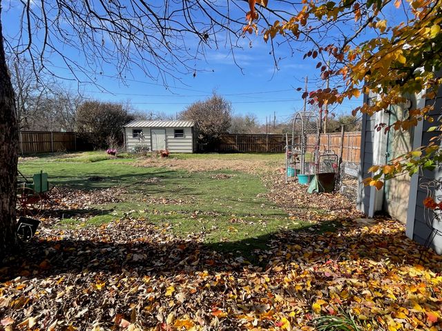 1208 Carolina Street, Graham, TX 76450