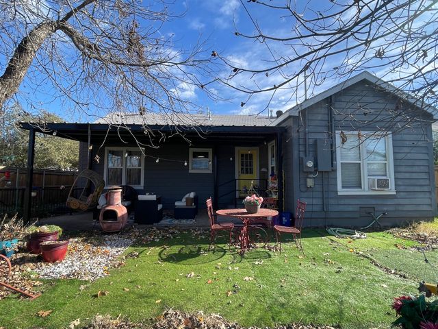 1208 Carolina Street, Graham, TX 76450