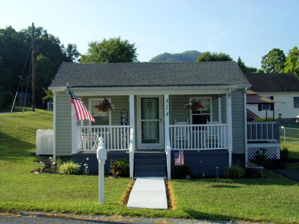 Image 1 of property listing at 414 E 3rd Street, Buena Vista, VA 24416