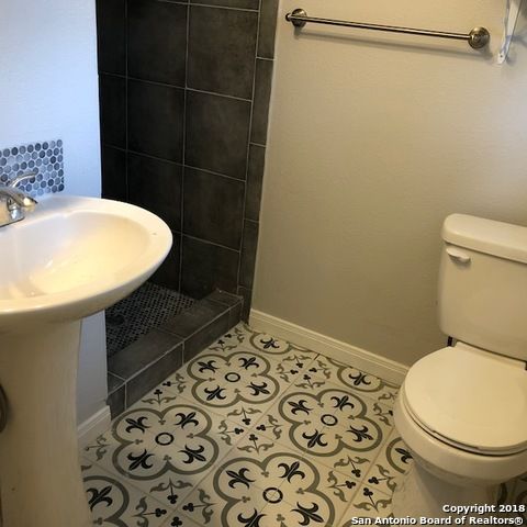 327 FAIRVIEW AVE, San Antonio, TX 78223
