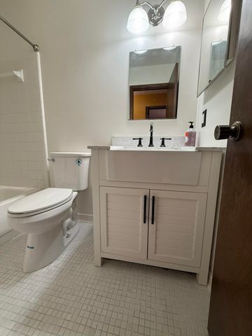 2884 Roundtree Boulevard Bldg 16, Unit 105, Ypsilanti, MI 48197