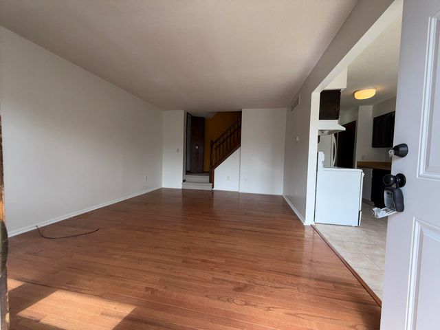 2884 Roundtree Boulevard Bldg 16, Unit 105, Ypsilanti, MI 48197