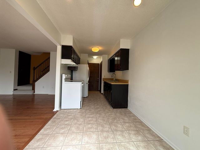 2884 Roundtree Boulevard Bldg 16, Unit 105, Ypsilanti, MI 48197