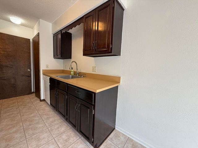 2884 Roundtree Boulevard Bldg 16, Unit 105, Ypsilanti, MI 48197