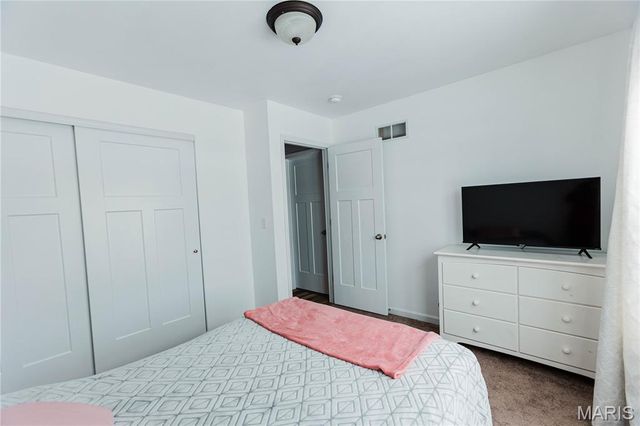 2320 Central Park Drive, Troy, MO 63379