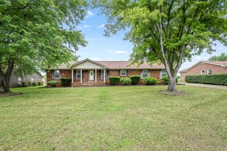 1612 Magnolia Dr, Murfreesboro, TN 37128