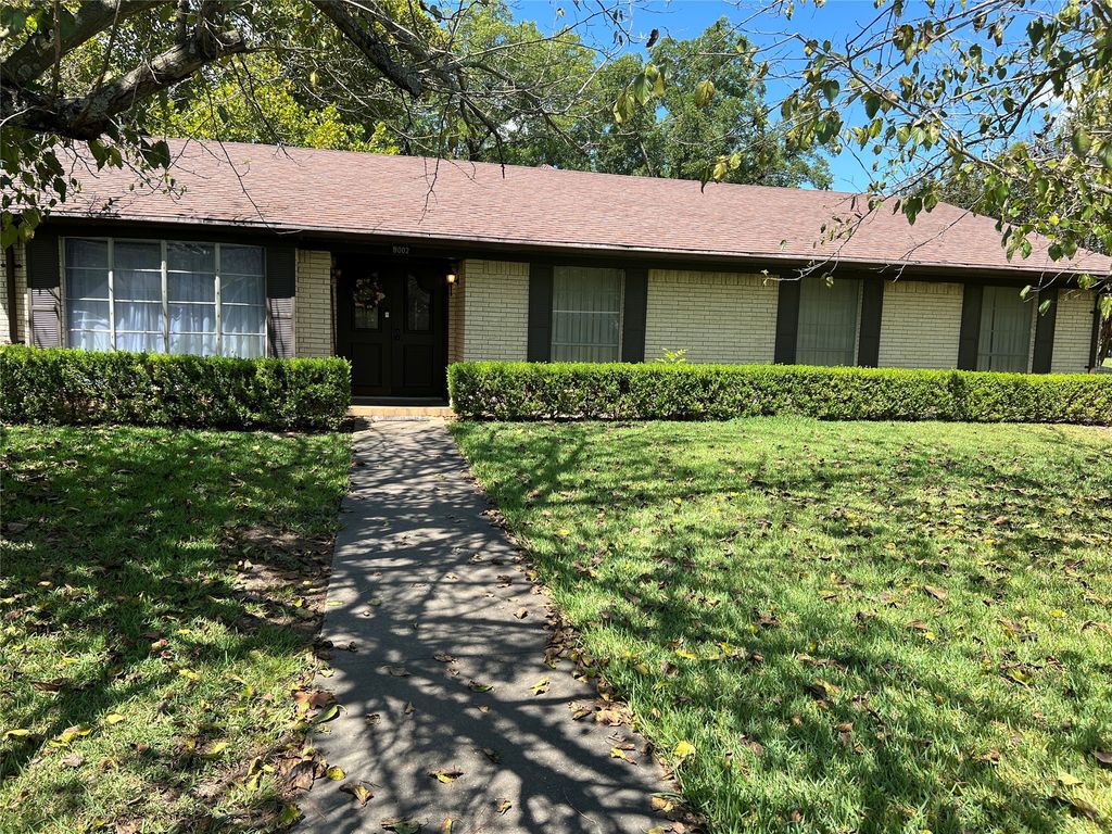 3002 Arapaho Road, Commerce, TX 75428