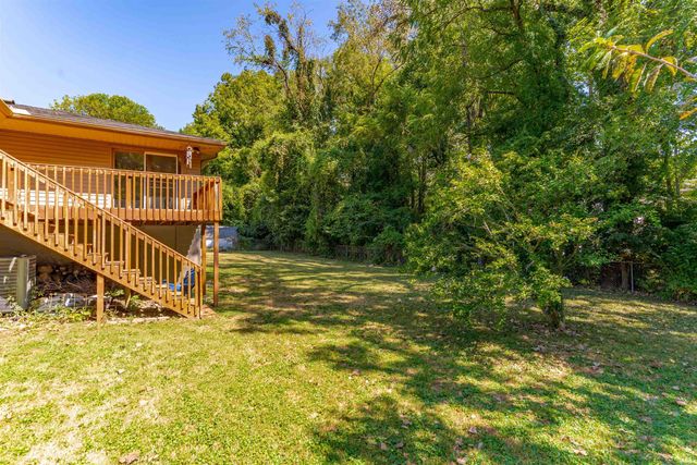 6800 Oakmont Court, Newburgh, IN 47630