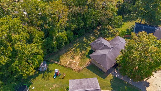 6800 Oakmont Court, Newburgh, IN 47630