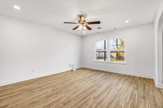 7112 Avenue L, Houston, TX 77011