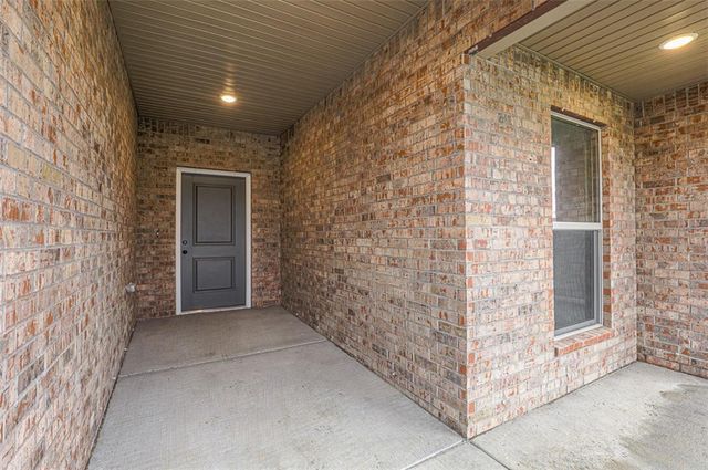 6751 Arapahoe Drive, Shawnee, KS 66226