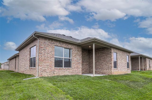 6751 Arapahoe Drive, Shawnee, KS 66226