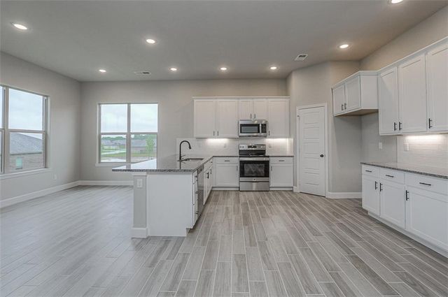 6751 Arapahoe Drive, Shawnee, KS 66226