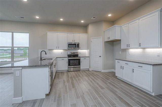 6751 Arapahoe Drive, Shawnee, KS 66226