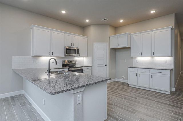 6751 Arapahoe Drive, Shawnee, KS 66226