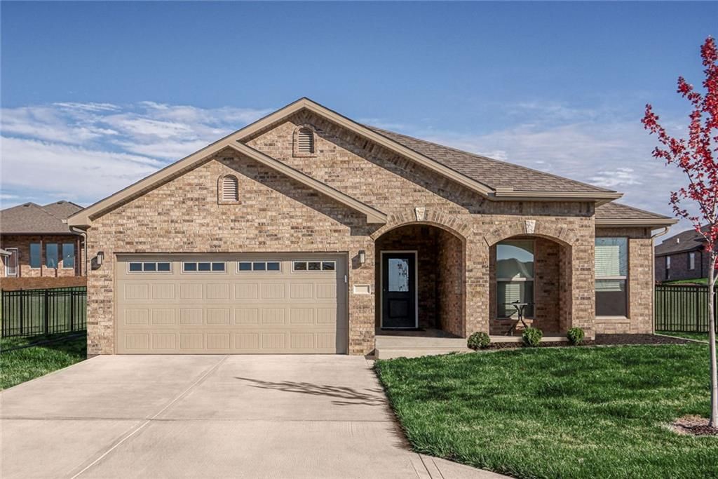 6751 Arapahoe Drive, Shawnee, KS 66226