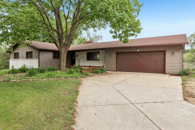 W7956 Morse Road, Poynette, WI 53955
