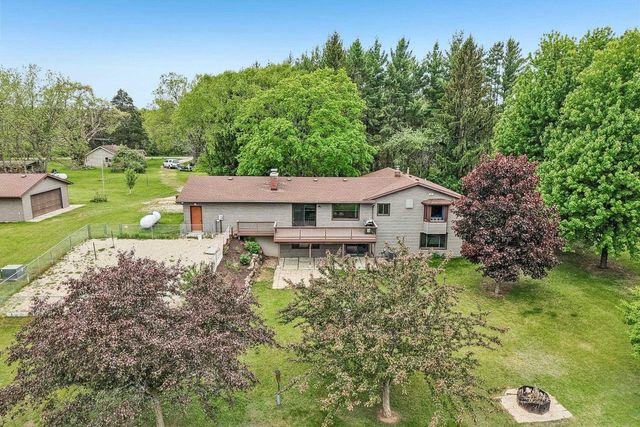 W7956 Morse Road, Poynette, WI 53955