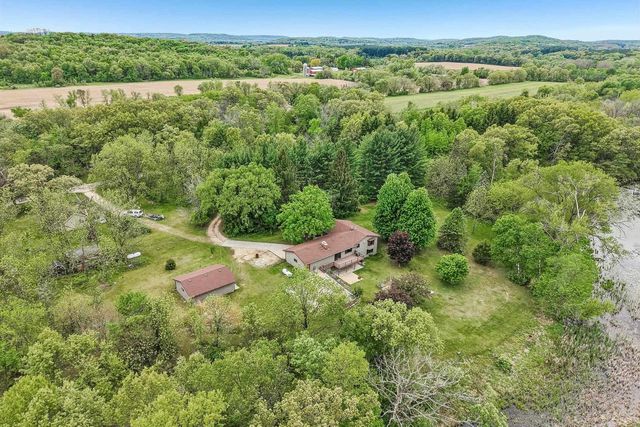 W7956 Morse Road, Poynette, WI 53955