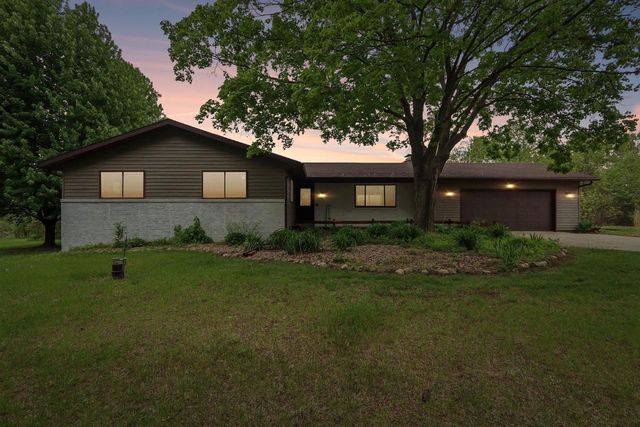 W7956 Morse Road, Poynette, WI 53955
