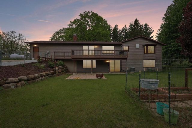 W7956 Morse Road, Poynette, WI 53955
