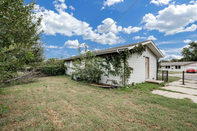 2236 53rd, Wichita, KS 67216