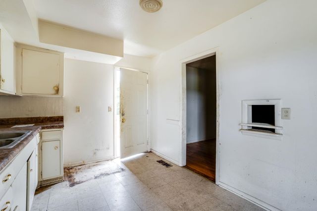 2236 53rd, Wichita, KS 67216