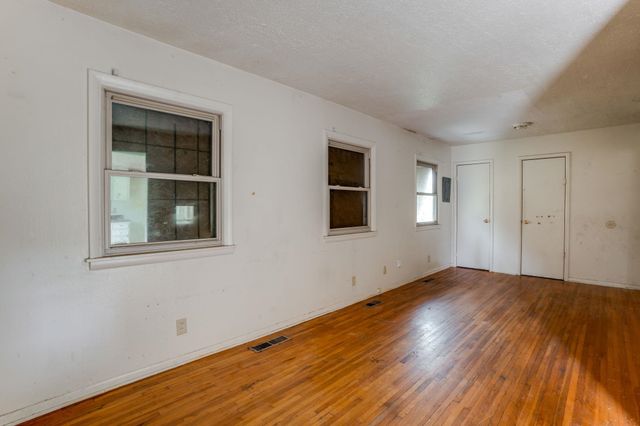 2236 53rd, Wichita, KS 67216