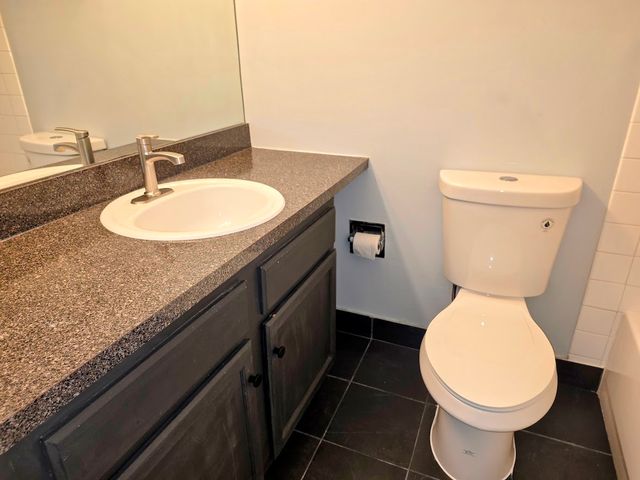 5950 Oakwood Drive 2D, Lisle, IL 60532