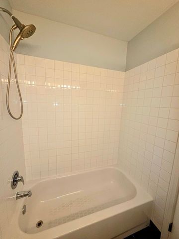 5950 Oakwood Drive 2D, Lisle, IL 60532