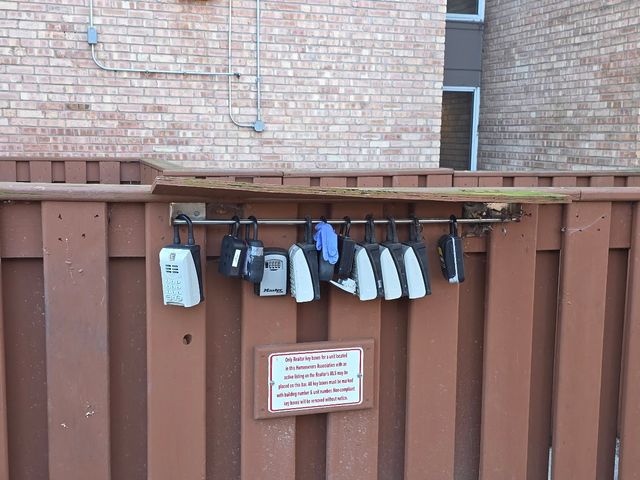 5950 Oakwood Drive 2D, Lisle, IL 60532