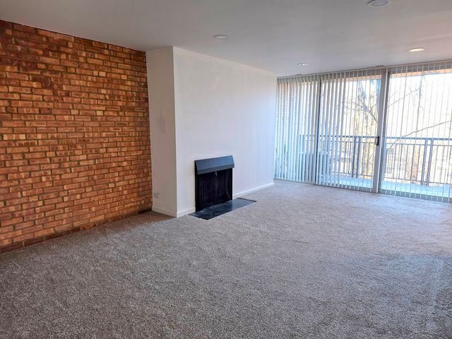 5950 Oakwood Drive 2D, Lisle, IL 60532