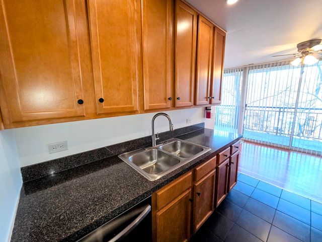 5950 Oakwood Drive 2D, Lisle, IL 60532