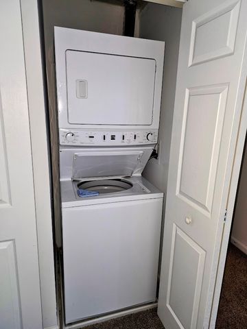 5950 Oakwood Drive 2D, Lisle, IL 60532