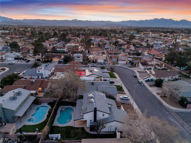 5693 Ibanez Avenue, Las Vegas, NV 89103