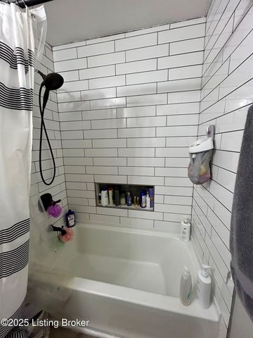 7416 Peggy Ave, Louisville, KY 40214