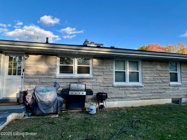 7416 Peggy Ave, Louisville, KY 40214
