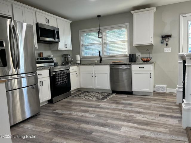 7416 Peggy Ave, Louisville, KY 40214