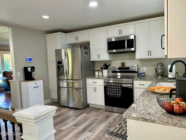 7416 Peggy Ave, Louisville, KY 40214