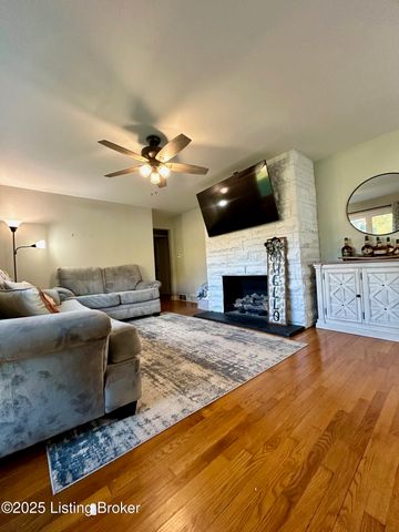 7416 Peggy Ave, Louisville, KY 40214