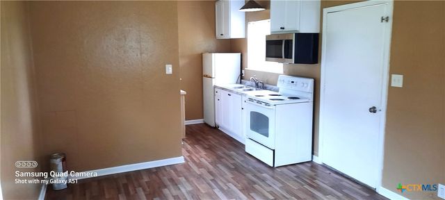 274 Kristine Lane, Kingsbury, TX 78638