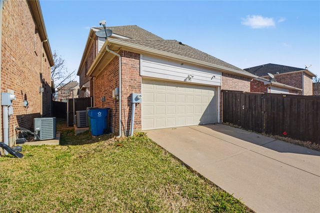 1474 Cambridge Drive, Lewisville, TX 75077