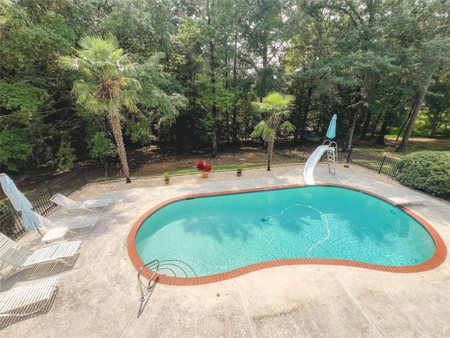 25 Costleys Bridge Drive, Oxford, GA 30054