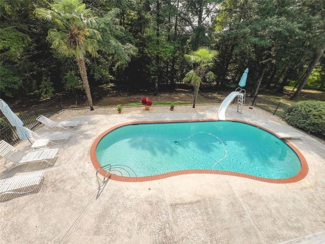 25 Costleys Bridge Drive, Oxford, GA 30054