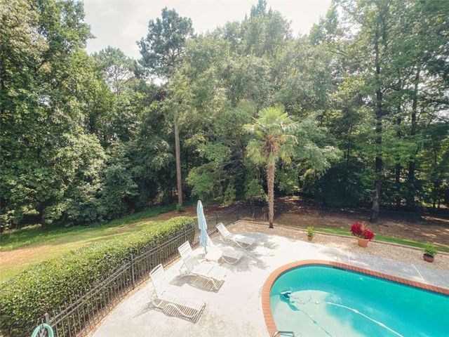 25 Costleys Bridge Drive, Oxford, GA 30054