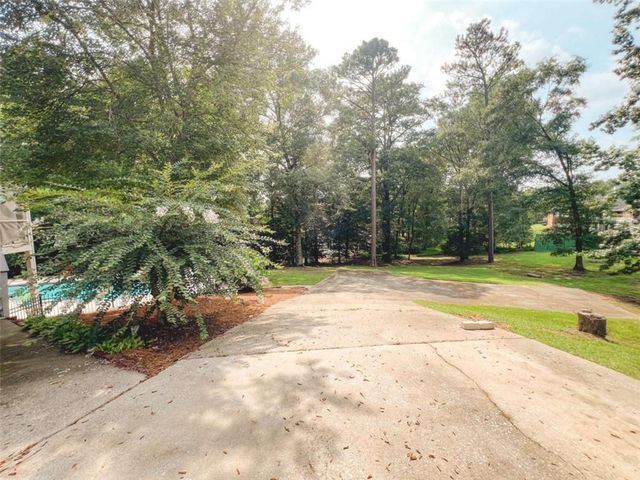 25 Costleys Bridge Drive, Oxford, GA 30054